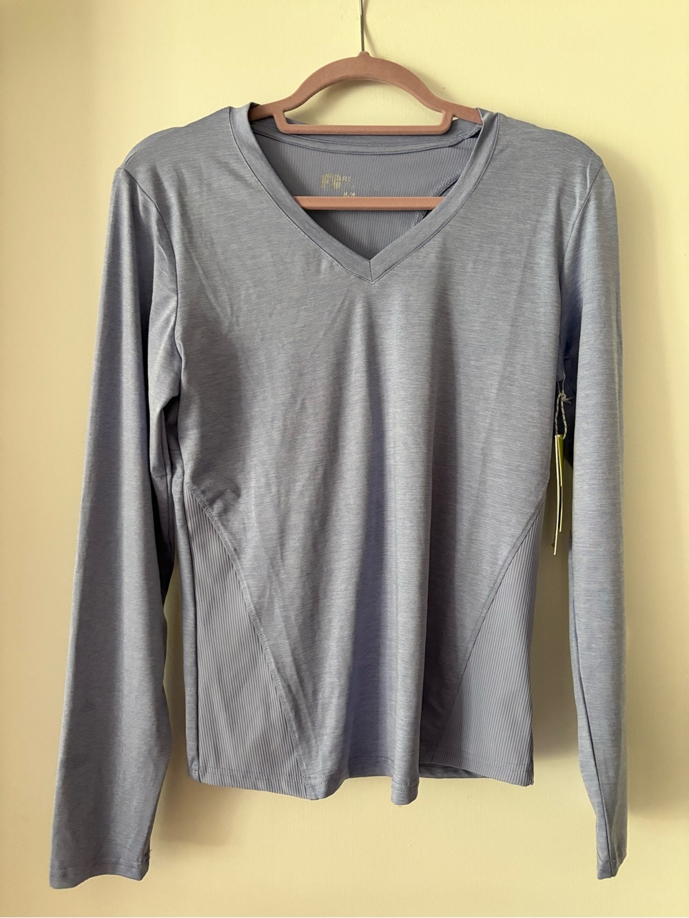 Fit Collective Women's Long Sleeve V-Neck Top in Light Lavender